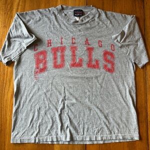 Vintage Chicago Bulls 90s Spellout Logo Graphic Tee XL